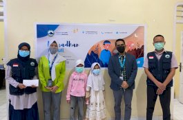 Tim Marketing Pegadaian Berikan Donasi Lauk Segar untuk Keluarga Kurang Mampu