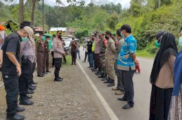Kapolres Enrekang Lakukan Pengecekan Kesiapan Pos Penyekatan Di Kecamatan Alla