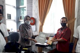 Peduli Masyarakat Petani, Dinas PKP Parepare Bagikan 981 Kartu Tani