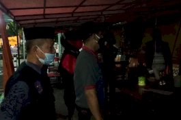 Satgas Raika Kembali Bubarkan PKL yang Gunakan Fasilitas Umum dan Kanre Rong