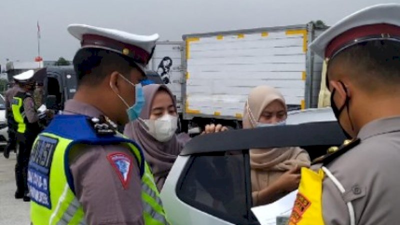 Pecahnya Tangis Gadis yang Disuruh Putar Balik ke Jakarta, padahal Sudah Sampai Jawa Tengah