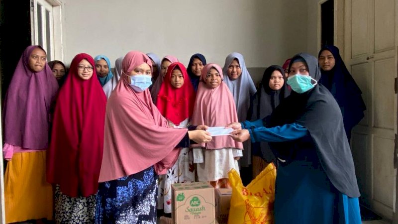 Manfaatkan Momentum Ramadan, Fakultas Farmasi UMI Berbagi ke Panti Asuhan