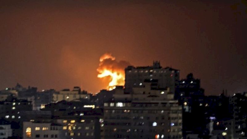 Serangan roket Israel ke Jalur Gaza pada Senin (10/5/2021). (Foto: AFP)
