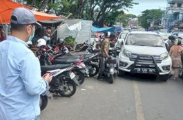 Terjadi Kemacetan, Direktur PD Pasar Turun Langsung ke Pasar Pabaeng-baeng