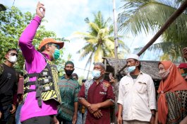 Naik Jetski Bareng Anggota DPRD Makassar ke Pulau Lanjukang, Danny Pomanto Janji Bangun 21 Apartemen