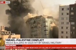 Detik-detik Gedung Apartemen dan Kantor Media Ambruk Kena Rudal Israel