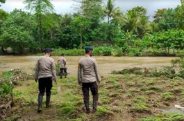 H+3 Idulfitri, Brimob Bone Pantau Wilayah Rawan Banjir dan Patroli hingga Cina