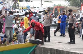 Cegah Penyebaran Corona Pasca Libur, Pemudik di Pelabuhan Paotere Tes Antigen