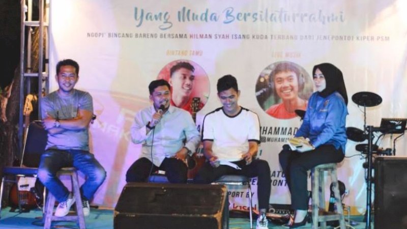 Sharing session dan coffee night tentang kepemudaan di Alifi Cafe, Kecamatan Binamu, Kabupaten Jeneponto, Jumat (21/5/2021).