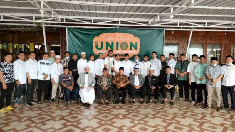 Temu kangen bertajuk Satu Dekade re-Union Uni Angkatan 2011 Pontren DDI Mangkoso (Union).