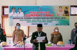 Muslimin Bando Melantik 39 Anggota BPD Se-Kecamatan Bungin