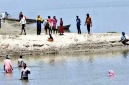 Termakan Hoax Vaksin Covid-19 Disebut Beracun, Ratusan Penduduk di India Melompat ke Sungai