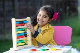 Punya Skor IQ 145, Bocah 4 Tahun Ini Dijuluki Si 'Bayi Einstein'