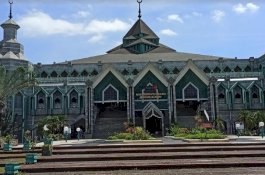 Dosen Ilmu Falak UINAM Khatib Salat Gerhana Bulan di Masjid Al Markaz Al Islami
