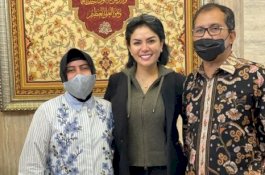 Dijamu Makan Siang Danny Pomanto dan Istri, Nikita Mirzani: Ibu dan Ayahku di Makassar