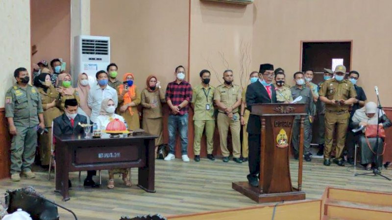 Arifuddin dilantik dan diambil sumpahnya sebagai Ketua DPRD Jeneponto dengan sisa jabatan 2021--2024, Senin (31/5/2021).