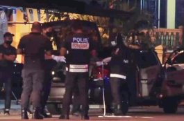 Mantan Istri Jalan-Jalan Bareng Tiga Anaknya yang Masih Kecil, Mantan Suami Tembak Mobil dari Belakang