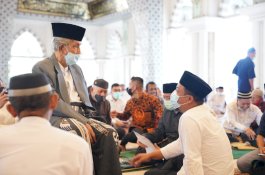 Plt Gubernur Sulsel Doakan Kesembuhan AGH Sanusi Baco