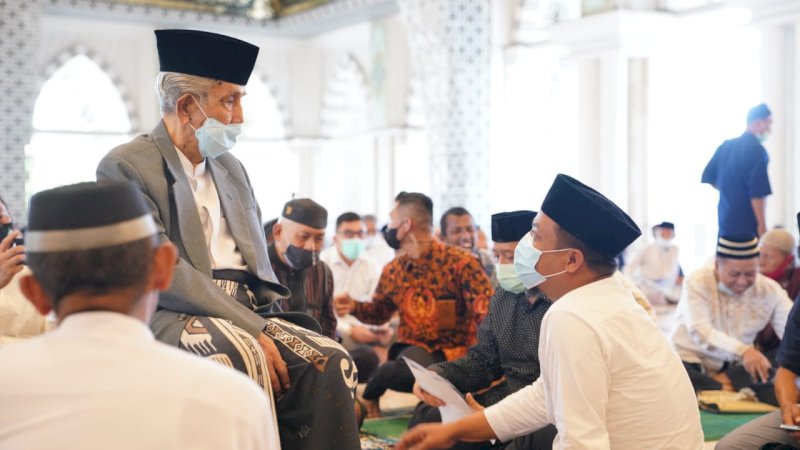 Salat Jumat di Masjid Raya, Plt Gubernur Sulsel: Teroris Tidak Mewakili Agama Apapun