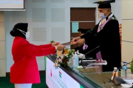 Lulus dengan Cumlaude di Unhas, Inilah Tentara Wanita Pertama di Indonesia yang Raih Gelar Doktor