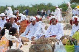 Salat Sekali Sebulan dan Hanya Diwakilkan, Boleh Merokok saat Puasa, Inilah Etnis Muslim Cham Bani di Vietnam