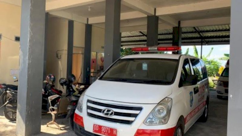Mobil ambulans PSC Bulukumba terparkir di Kantor PSC, Jalan Jenderal ahmad Yani, Kelurahan Caile, Kota Bulukumba.