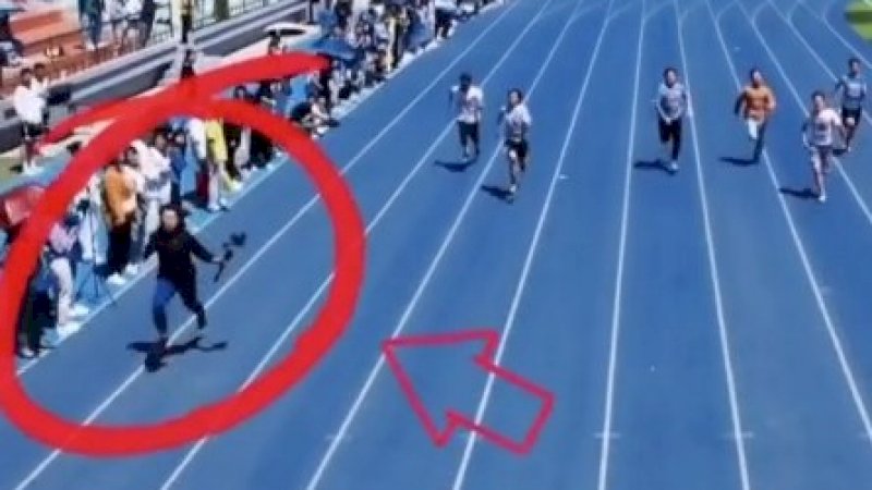 Luar Biasa, Kameramen Ini Ikut Berlari Merekam Lomba Lari 100 Meter
