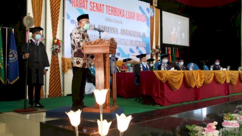 Menko PMK RI, Muhadjir Effendy, saat orasi ilmiah di Aula Universitas Muhammadiyah Bulukumba, Kamis (10/6/2021).