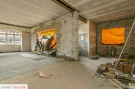 Begini Penampakan Rumah Tanpa Toilet, Air, dan Listrik yang Laku Rp51,8 Miliar