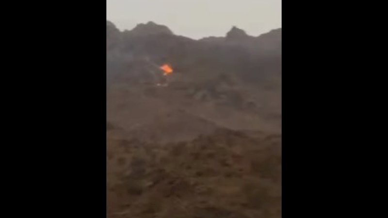 Disambar Petir Dua Hari Lalu, Api Masih Menyala di Gunung Afar Arab Saudi