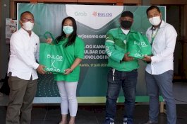 Grab-Bulog Sulselbar Hadirkan Program Paket Sembako Murah bagi Mitra Pengemudi