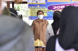 Wabup Luwu Utara Minta Job Fair Distransnaker Dibarengi Vaksinasi COVID-19