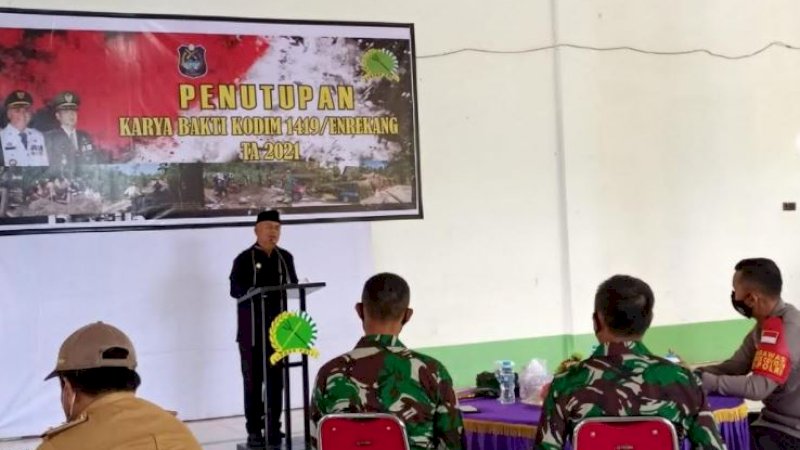 Bupati Enrekang, Muslimin Bando, menghadiri penutupan Karya Bakti Kodim 1419/Enrekang TA 2021 di Kecamatan Malua, Senin (21/6/2021).