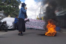 Buntut Bupati Bulukumba Tendang Ban Pengunjukrasa, Kader PMII Demo di Depan Polres