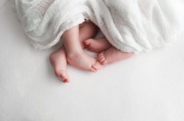 Wanita Ini Melahirkan Bayi Kembar, Padahal Baru Sebulan Lalu Melahirkan Anak Pertama