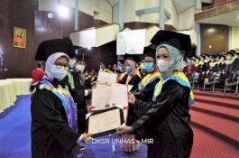 Tentara Wanita Jadi Wisudawan Terbaik Program Doktor Unhas
