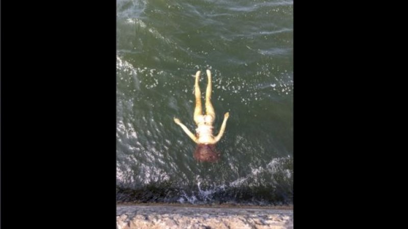 Penampakan "perempuan" tenggelam. [Twitter/@nachangagaga]