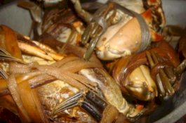 Mengaku Tambah Kenyang dengan Reaksi Netizens, Pengacara Ini Dibayar Seikat Kepiting oleh Klien