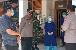 Kapolres Wajo Bersama Dandim 1406 Tinjau Vaksinasi Massal