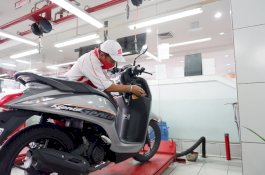 Bantu Warga Terdampak Banjir, AHASS Sulselrabar Berikan Layanan Servis Motor Gratis