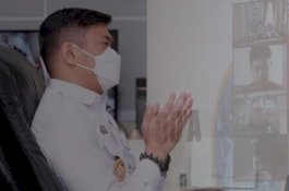 Senangnya Bupati Gowa Terima Mahasiswa KKN Tematik Unhas Secara Virtual