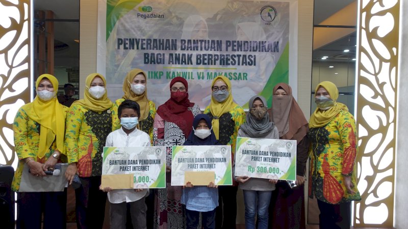 Peduli Pendidikan, Ikatan Istri Karyawan Pegadaian Makassar Salurkan Beasiswa untuk 56 Anak