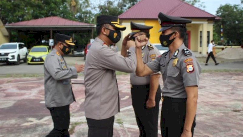 Dua Batal, 26 Anggota Polres Jeneponto yang Naik Pangkat Disiram Mobil Damkar