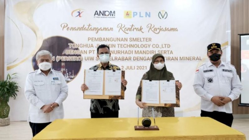 Kesepakatan ini ditandatangani General Manager PLN UIW Sulselrabar, Awaluddin Hafid, dengan Direktur PT Tiran Mineral, disaksikan Bupati Konawe Utara, Founder Tiran Group.