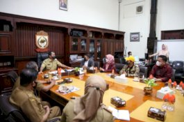 Danny Pomanto Teken MoU Bersama KPU Makassar Hadirkan Kelurahan Peduli Pemilu dan Pemilihan