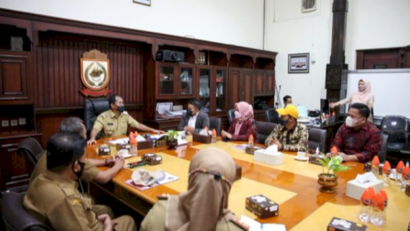 Danny Pomanto Teken MoU Bersama KPU Makassar Hadirkan Kelurahan Peduli Pemilu dan Pemilihan