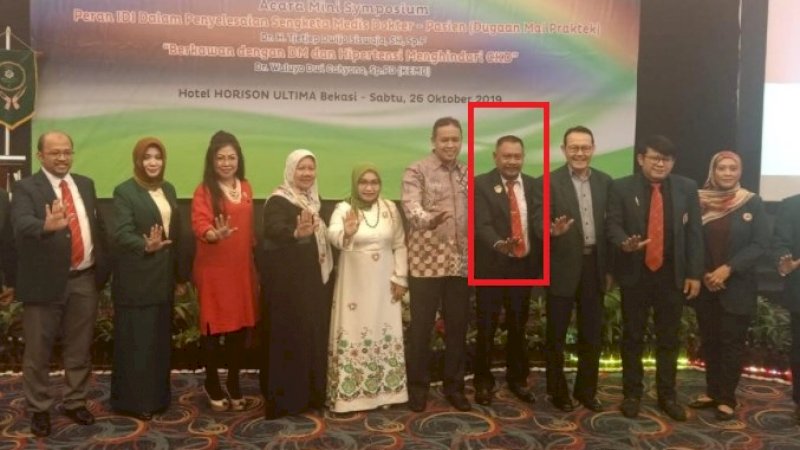 Kamaruddin Askar (dalam kotak) usai pengukuhan pengurus IDI Bekasi periode kedua tahun 2019 lalu, sebelum pandemi Covid-19.