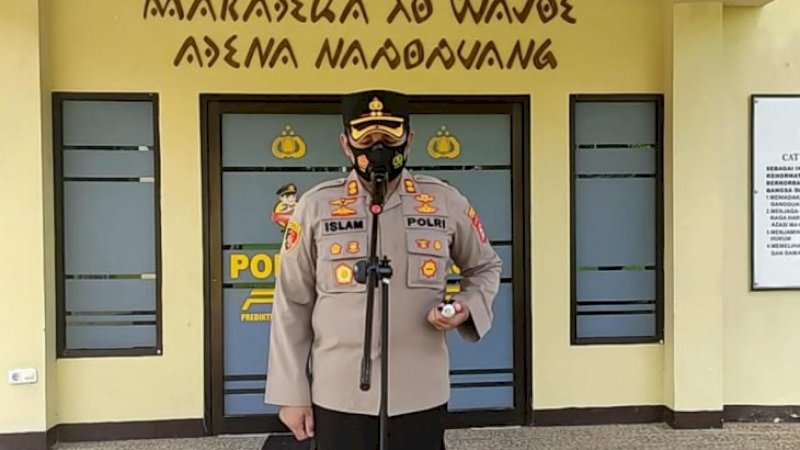 Suasana Hening Cipta Indonesia di Mapolres Wajo, Kendaraan yang Melintas Dihentikan Sejenak