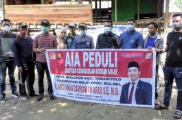 Peduli Rakyat, AIA Salurkan Bantuan untuk Para Korban Banjir di Wajo