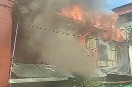 Kebakaran Hanguskan 5 Rumah Warga di Makassar, 15 Mobil Damkar Dikerahkan